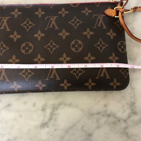 LOUIS VUITTON Pouchette Peony with Wristlet Strap 10 x 6 - Picture 15 of 17